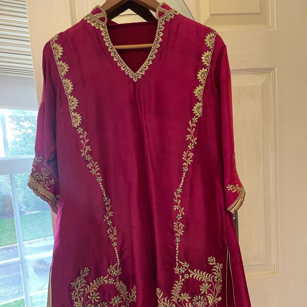 Indian/Pakistani party-wear dress.